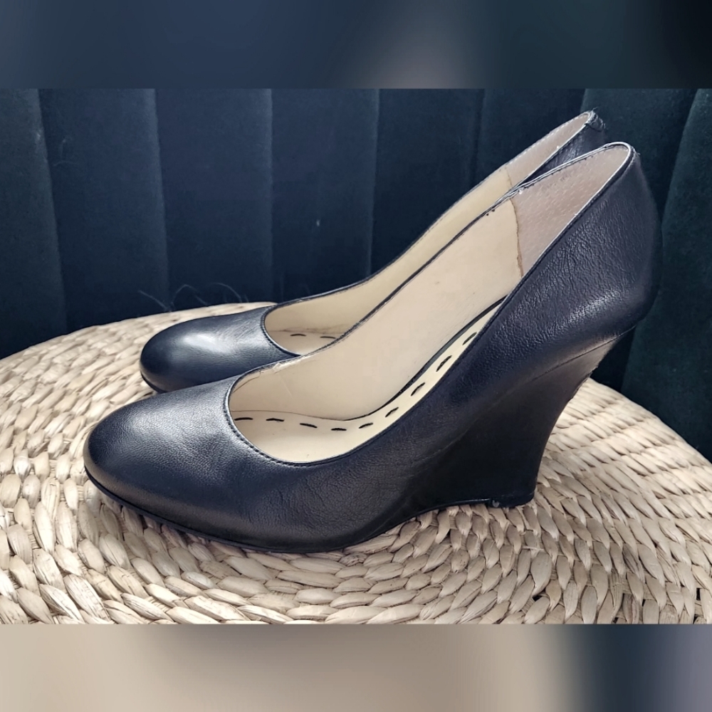 Black Nine West wedges size 6m